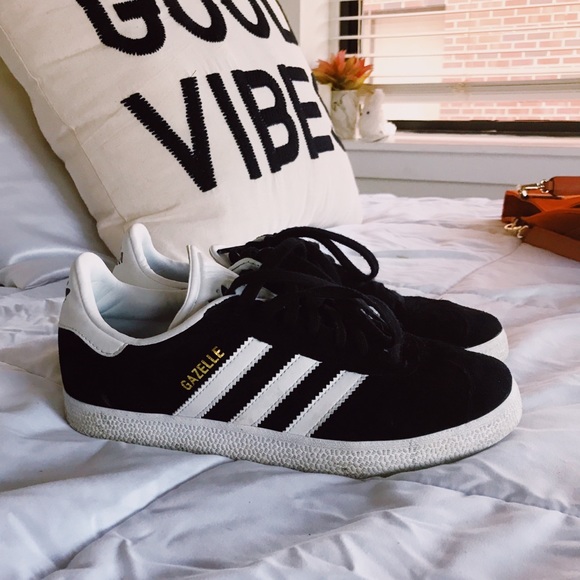 adidas gazelle black womens